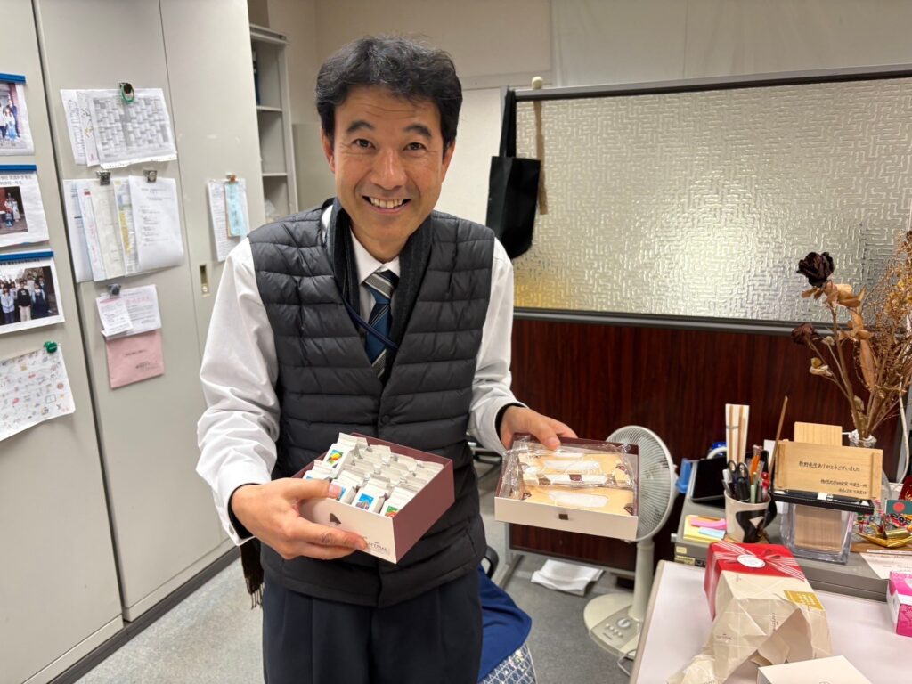 牧野教授の誕生日会と忘年会